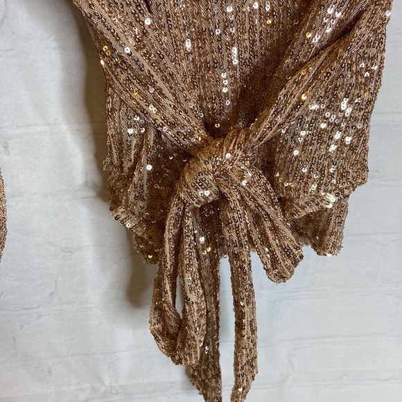 Vici Gold Sequined Lined Long Sleeved Cut Out Blouse - Picture 9 of 14